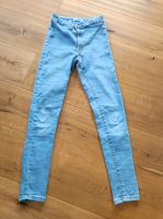 High-weist Jeans von Zara in Größe 152 Baden-Württemberg - Sasbach am Kaiserstuhl Vorschau