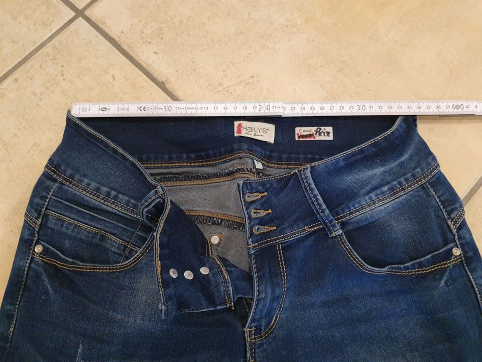 Hailys Jeans wie neu Größe L in Kreßberg