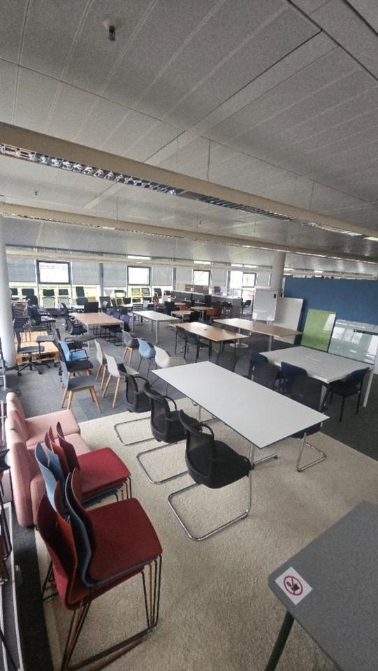 Abverkauf Lagerauflösung Büromöbel Möbel Büro Lagerverkauf in Hallbergmoos