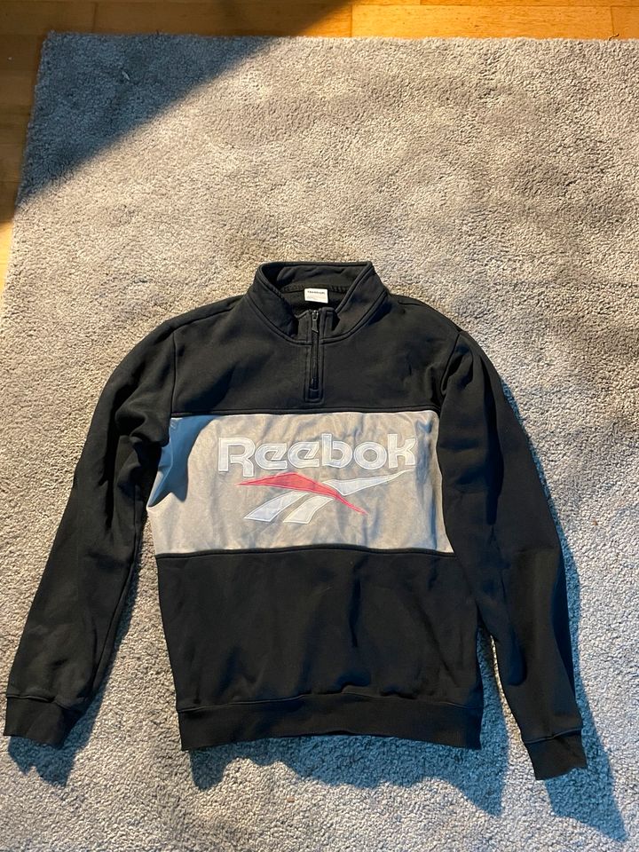 Reebok Pulli (S) in Neuss