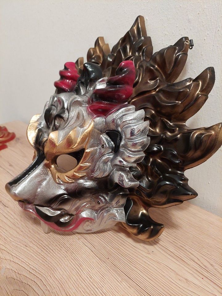 2-tlg Set Karneval Asiatische Löwenmasken aus Kunststoff ca.36 cm in Nürnberg (Mittelfr)