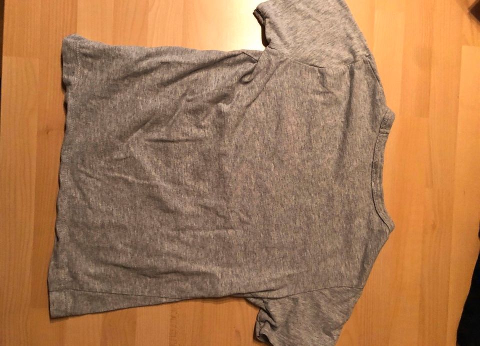 T-Shirt Benetton grau Größe 120 cm, S, 6-7 Jahre in Buseck