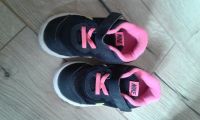 Turnschuhe  GR.  26  NIKE  Kinder schwarz pink Mecklenburg-Vorpommern - Ueckermuende Vorschau