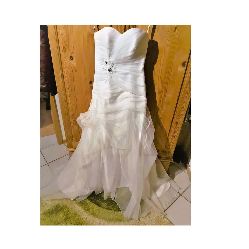 ✨ Hochzeitskleid Reifrock weiß Strass A-Linie Braut-Kleid 38 S M in Lehrte