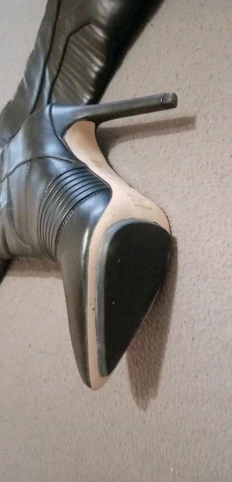 Runway Leder High Heel Stiefel Gr. 36 in Frankfurt am Main