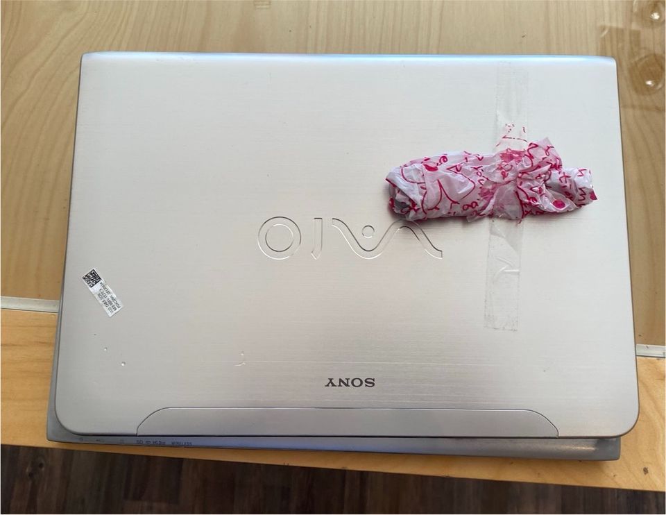 Sony Vaio laptop für bastler Defekt.( funktioniert nicht) SVE14A in Bad Vilbel