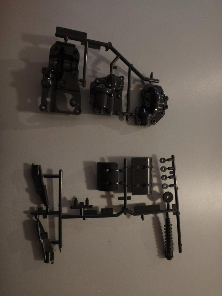 Tamiya DF-03 Ersatz- und Tuningteile, z.T. noch original verpackt in Ingolstadt