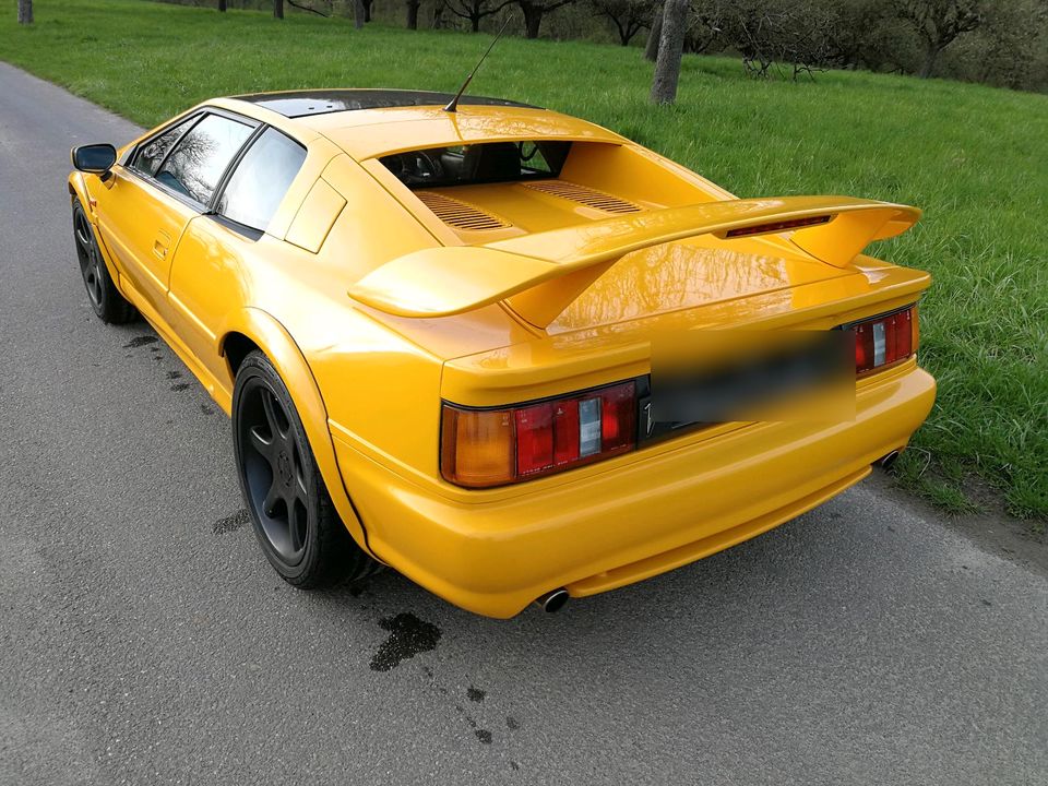 Lotus Esprit V8 Biturbo RHD in Aschaffenburg