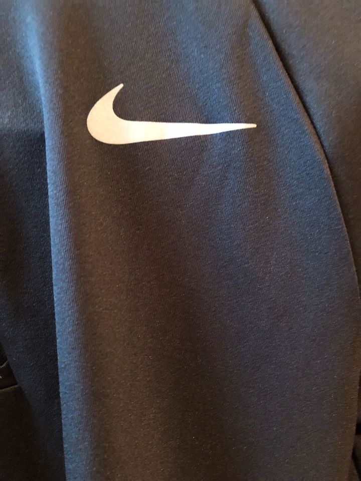 Pullover von NIKE RUNNING in Donaueschingen