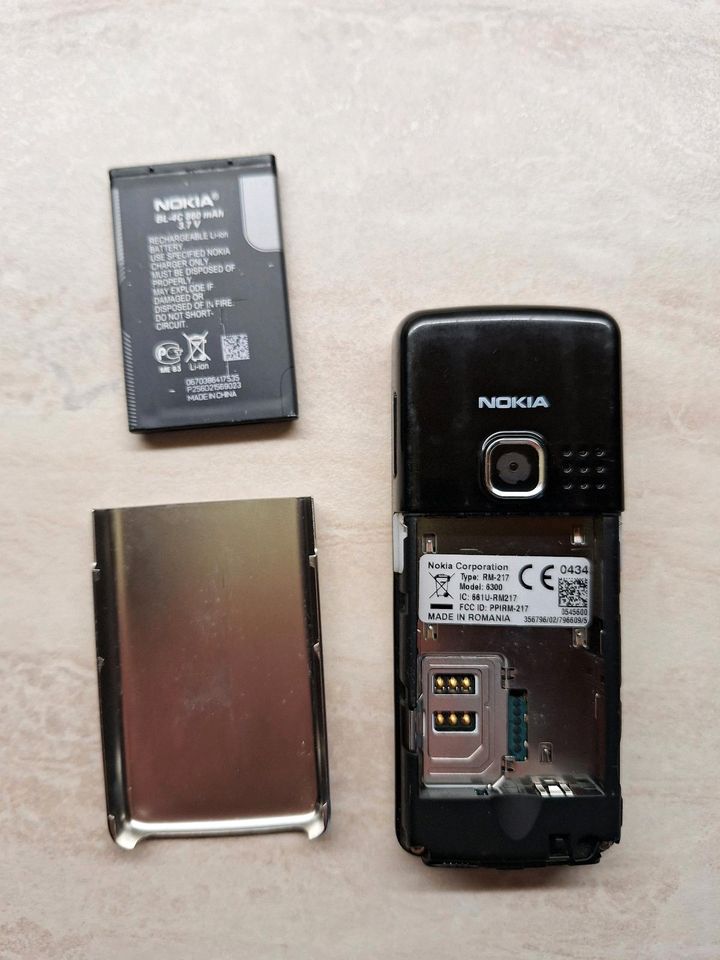 Nokia 6300 - 7,8MB - Silber in Saal in MV