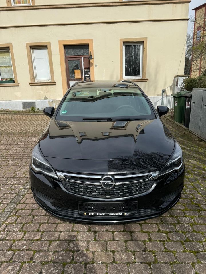 Opel Astra 1.6 Diesel minimaler Hagelschadeb in Mainz