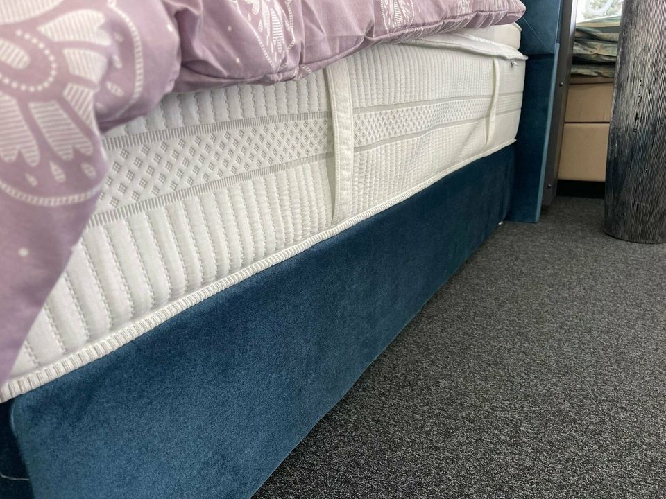 Boxspringbett Bett Chesterfield Doppel Ehebett 180x200 Samt Blau in Bielefeld