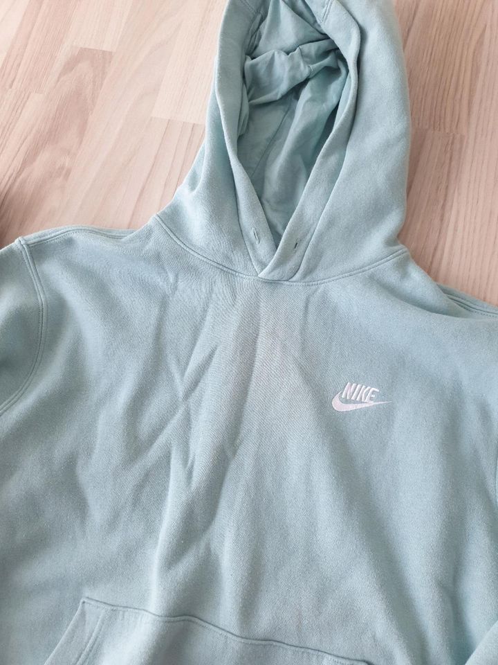 Pullover Nike u. Jack&Jones Größe M in Neuenrade