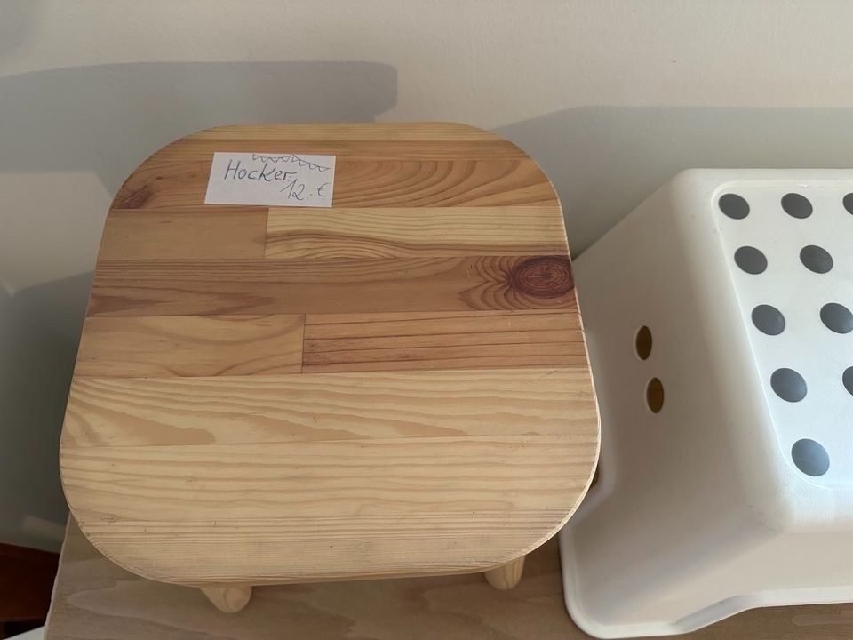 Ikea Hocker aus Holz/ Kunststoff/ für Kinder in Bochum