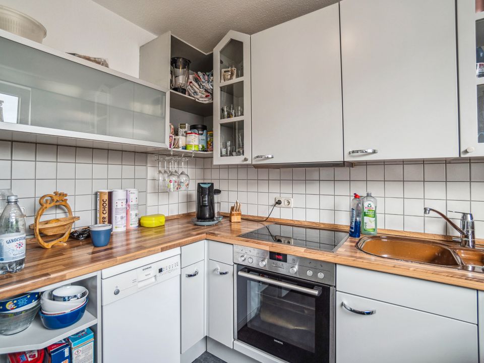 Möblierte 2-Zimmer-Wohnung mit ca. 63 m² Wohnfläche und Balkon in zentraler ruhiger Lage D-Oberbilk in Düsseldorf