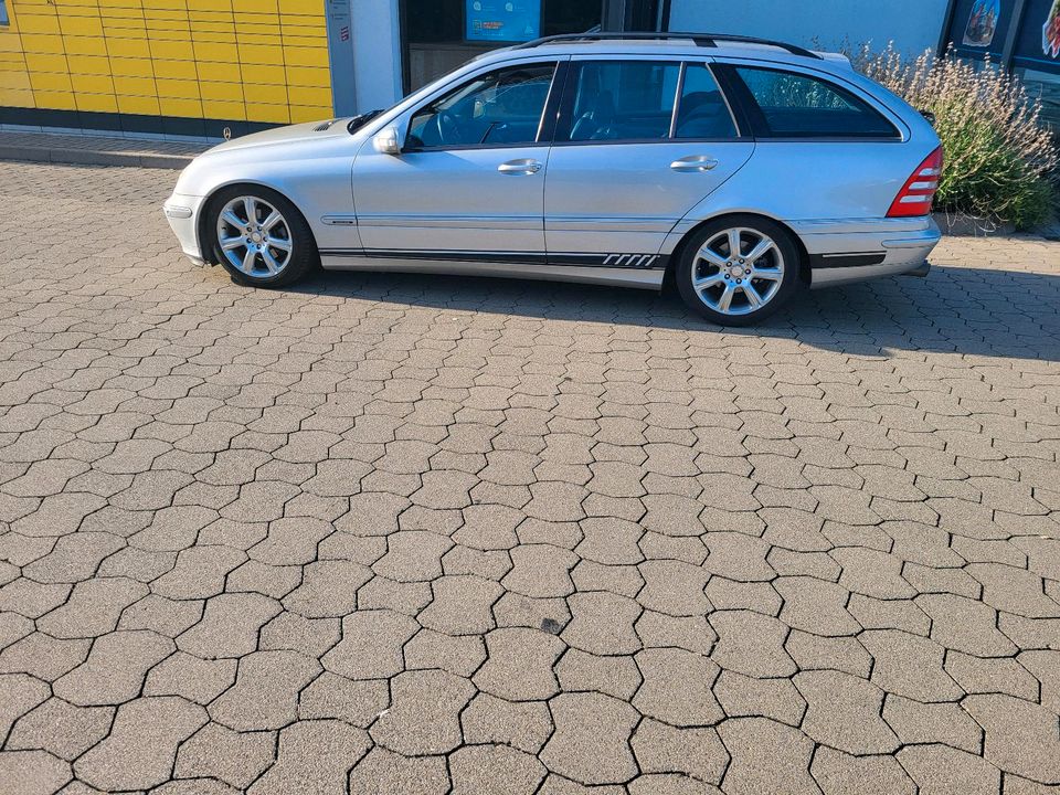 Mercedes C320 in Pleidelsheim