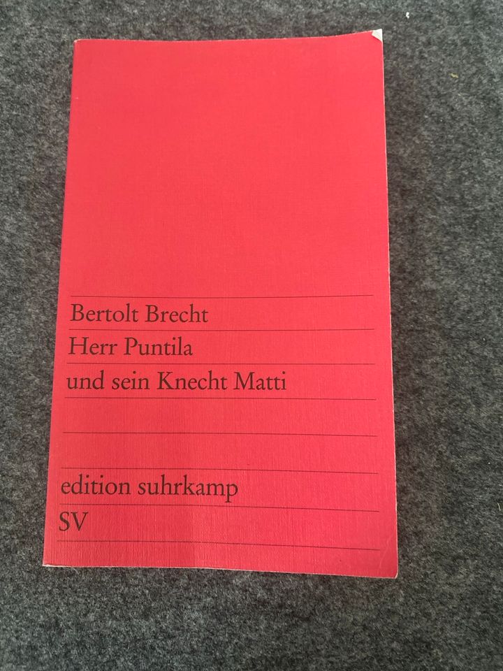 Buch „Herr Puntila und sein Knecht Matti“ in Augsburg