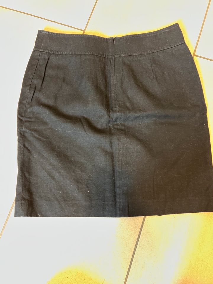 Tommy Hilfiger Hose, Short, Rock, Gr. 36 in Ratingen