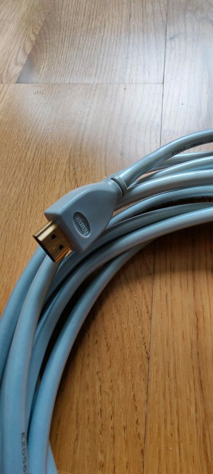 4x HDMI-Kabel + 1x VGA-Kabel + 1x DVI-Kabel + Adapter in München