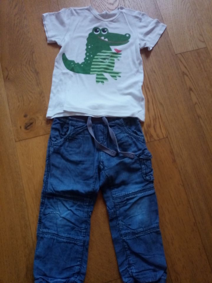 Paket Jungenkleidung Gr 92 Hosen Shirt Hemden Jeans in Aiglsbach