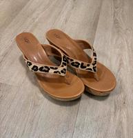 UGG, Schuhe Gr.41, Leder, Kork, Leo, stylisch, wie neu. Nordrhein-Westfalen - Moers Vorschau