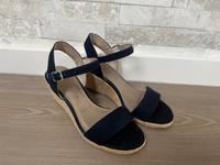 Wie neu Keilsandalen von Tamaris Sandalen Gr 37 Sandalette Nordrhein-Westfalen - Borken Vorschau