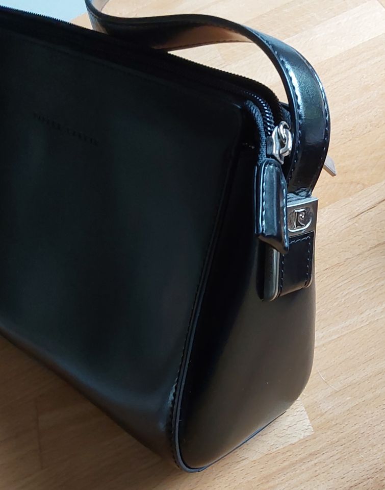 Pierre Cardin hübsche kleine Tasche schwarz Leder in Berlin