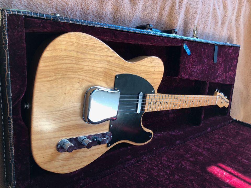 Handgefertigte Gitarre inklusive Luxuskoffer in Rosenthal-Bielatal