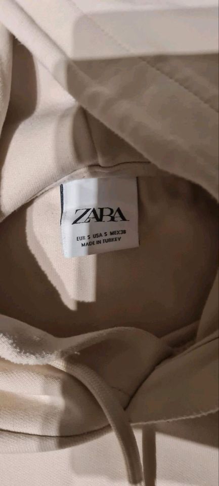 Sweatshirt von Zara in Hannover