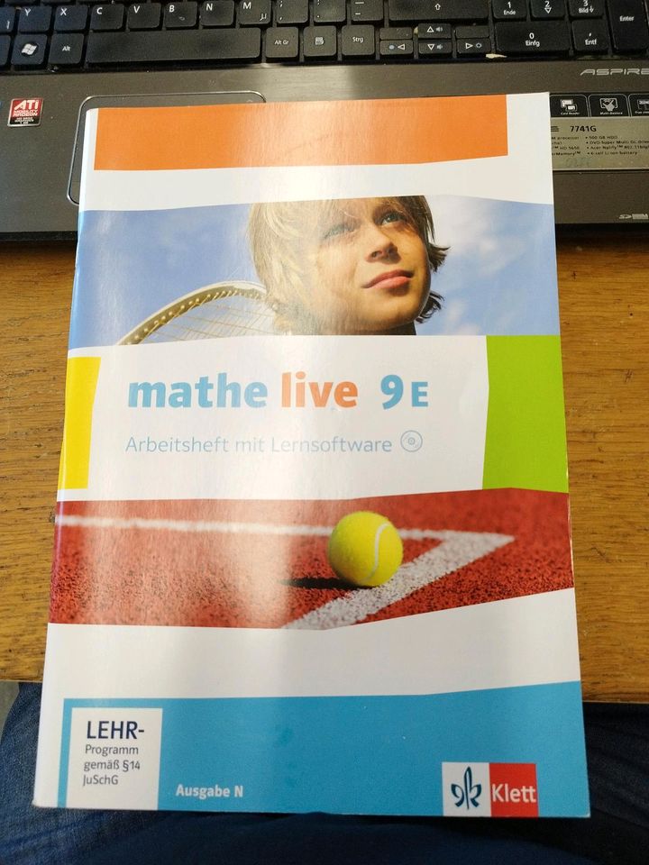Mathe Live 9 E, ISBN 9783127205657 in Emden