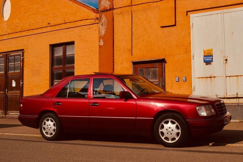 Mercedes Benz W124 220 E in Schleusingen