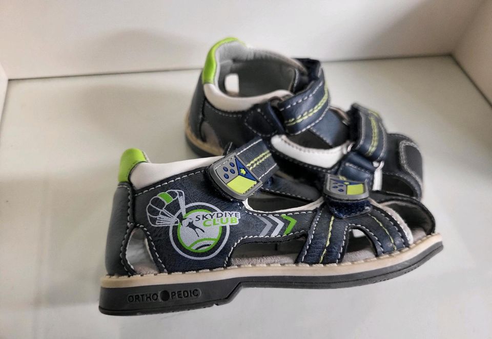 Gr.20,21,22 Kinderschuhe Sneaker Sandalen Adidas Nike in München