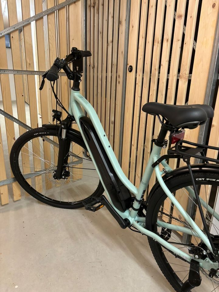 E-Bike / Cross Bike  28 Zoll  MIT Gepäckträger + Schutzbleche in Bühl