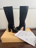 Porte & Paire Kniehohe Stiefel aus Leder mit Plateau 39 Luxus Niedersachsen - Wendeburg Vorschau