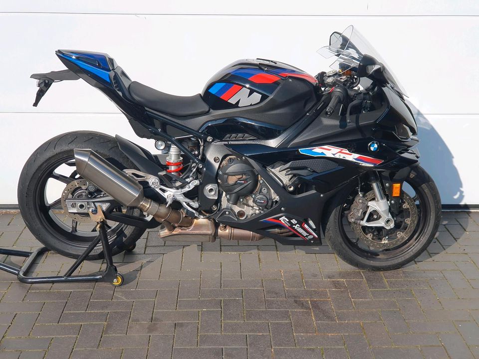 M black s1000rr mit original BMW Winglets  k67 in Isernhagen