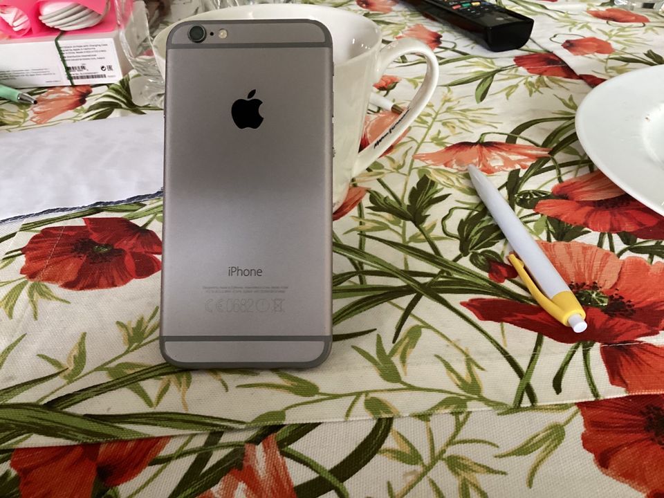 Apple iPhone 6, 64 gb in Kronau