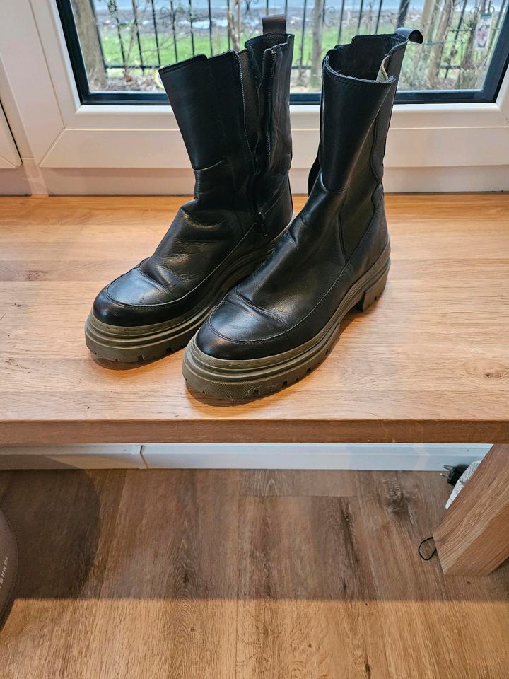 Damen Boots PX Größe 42 schwarz-oliv in Nordhorn