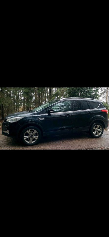 Ford Kuga Sync Edition 2,0l TDCI 103kw/140PS 4x4 schwarz in Soltau