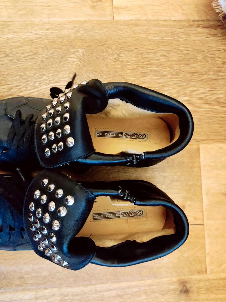 NEU! Buffalo Sneaker, versteckter Absatz, schwarz-silber, Leder in Berlin
