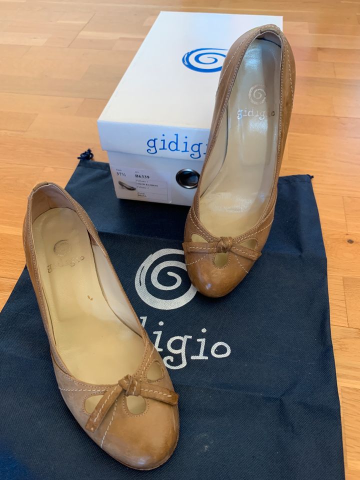 Schicke Pumps von gidigio Gr. 37,5 - echtes Leder - grau braun in Seefeld