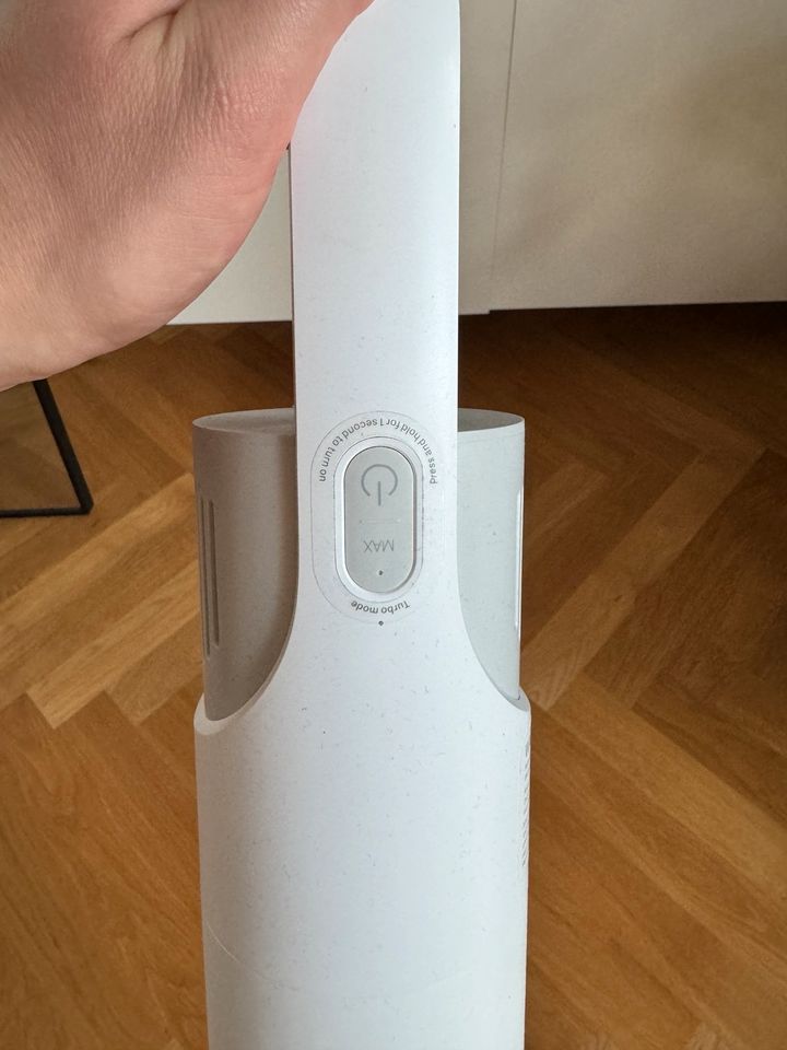 Xiaomi Mi Vacuum Cleaner Light in Stuttgart