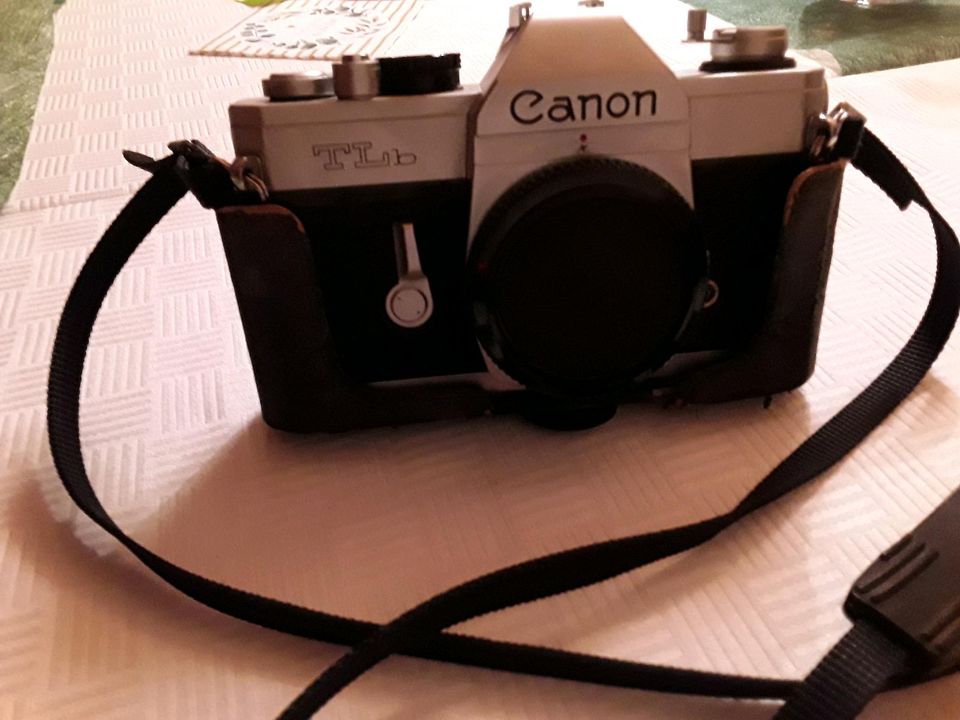 Canon Kamera TLb vintage in Rain Niederbay