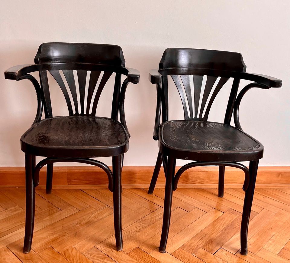 4 Bugholz-Stühle,Thonet-Nachbau, schwarz in München