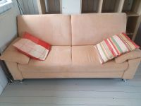 Sofa mit bequemen Lehnen und Kissen Nordrhein-Westfalen - Rhede Vorschau