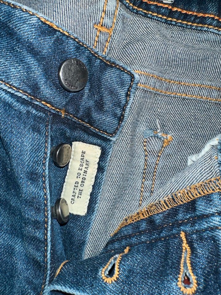 Tigha Jeans 34/32 in Dresden