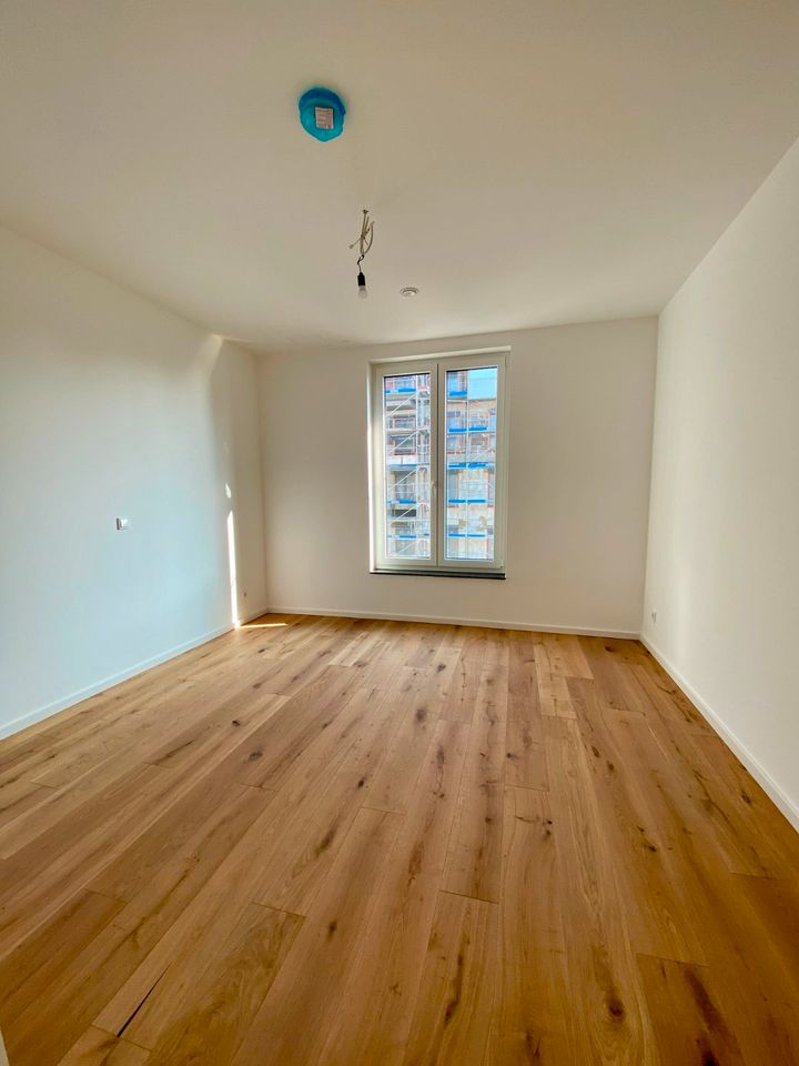 Exklusive 4-Zimmer Neubau Wohnung mit EBK in Frankfurt am Main