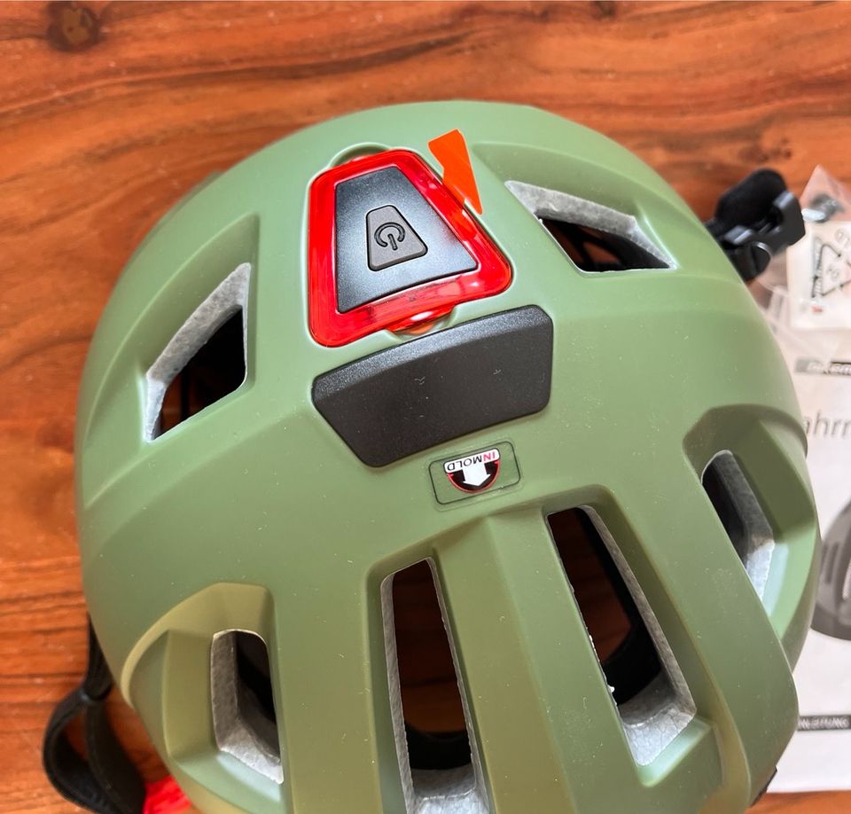 Fahrradhelm, grün, neu, Helm in Weyhe