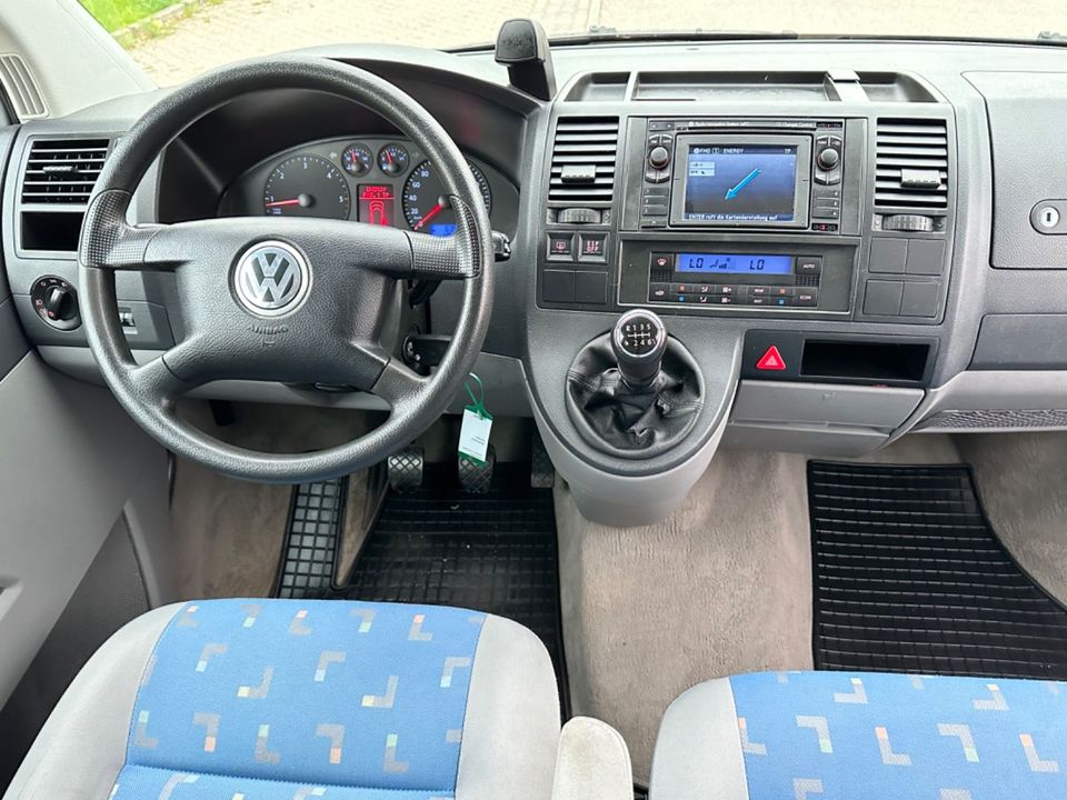 Volkswagen T5 Caravelle lang *9-Sitze *nur 125.000 KM *Navi in München