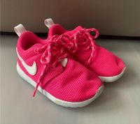 NIKE Sneaker Turnschuhe Baby Kinder pink rosa weiß Gr. 22 Hessen - Hochheim am Main Vorschau