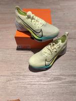 Nike Tempo Next% Gr.44/28 US Damen 11,5 unisex Hessen - Grünberg Vorschau